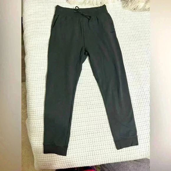 Roots Joggers Size Small - Picture 1 of 11
